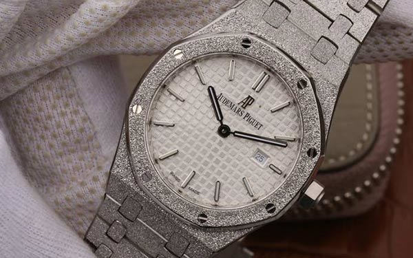 爱彼机械表机芯生锈解决技巧集锦（图）